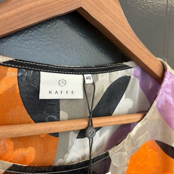 Kaffe NWT size 10 Abstract Print Blouse and Skirt Set- sheer effect, puff sleeve - Picture 5 of 16